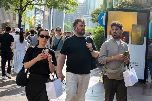 秦安配资 机器人助力、入境游、演出引流: 假期纳客千万人次城市有高招