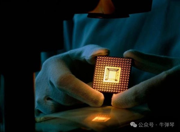 财新网 一觉醒来，荷兰打来了电话